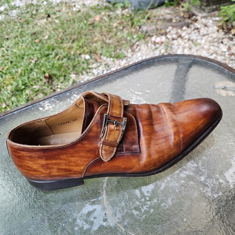 Men's dress shoes